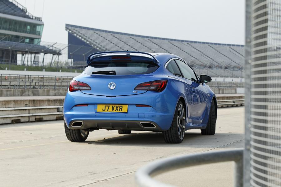  Vauxhall Astra VXR 2012 года  (фото 18 из 274)